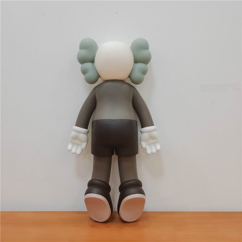 Kaws 41x22x8cm   (3)